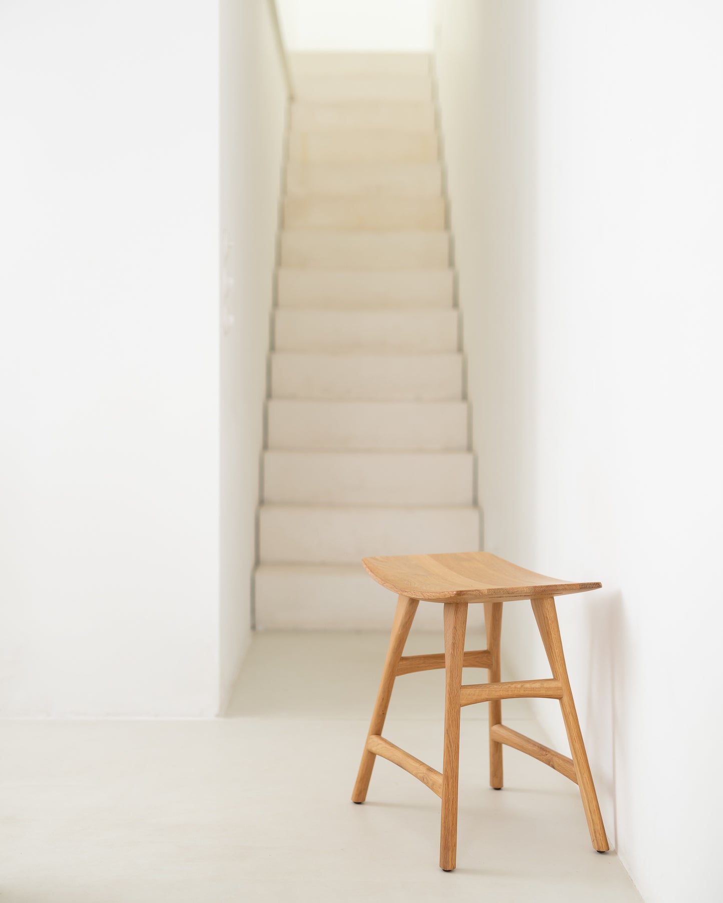 Osso Stool Oak by Ethnicraft detail photo