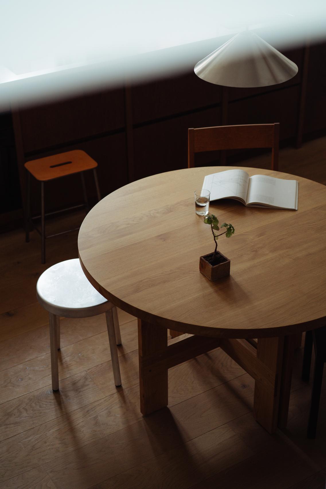 Farmhouse Trestle Dining Table Round