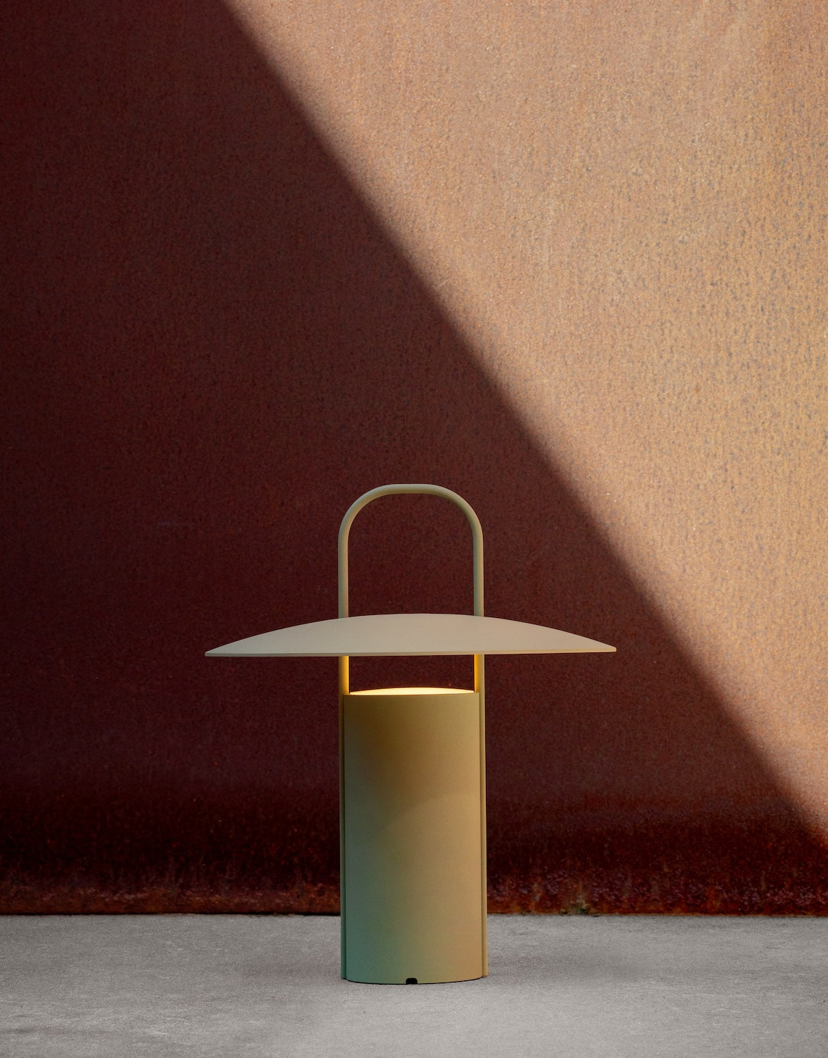 Ray Portable Table Lamp Green