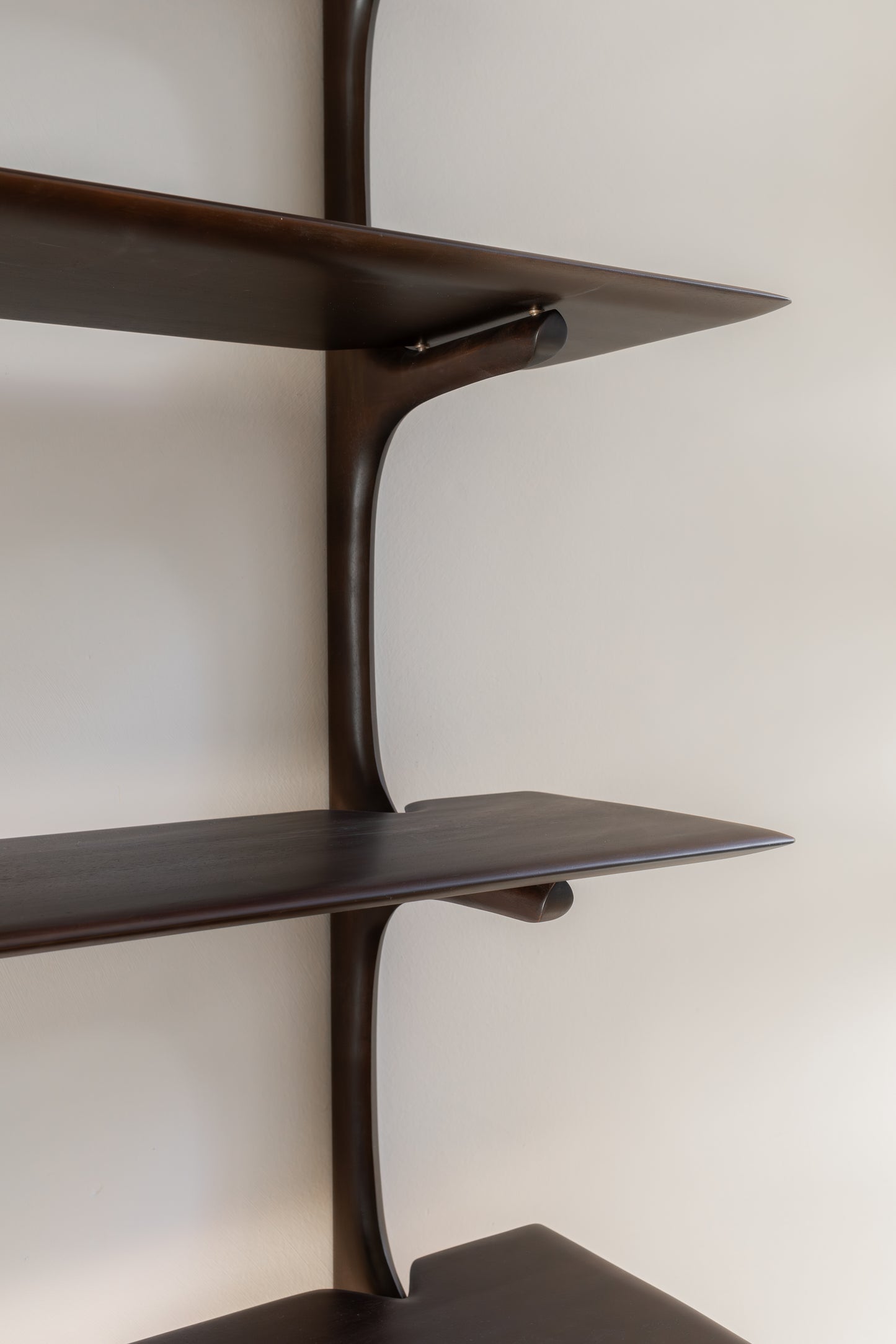 PI Wall Shelf 5 Dark Brown by Ethnicraft detail photo