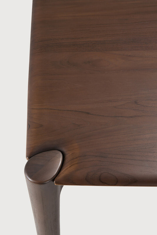 Top detail of corner PI DIning Table by ethnicraft.