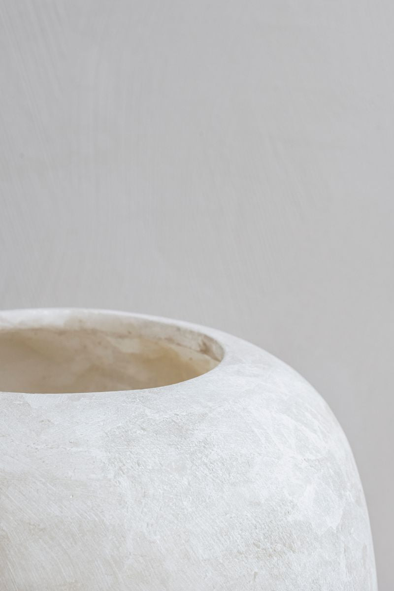 Details of the Alabaster Tealight by The Loft Selects.