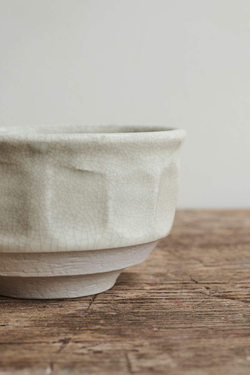 Close-up of the Dashi Bowl Quartz by Jars Ceramistes.