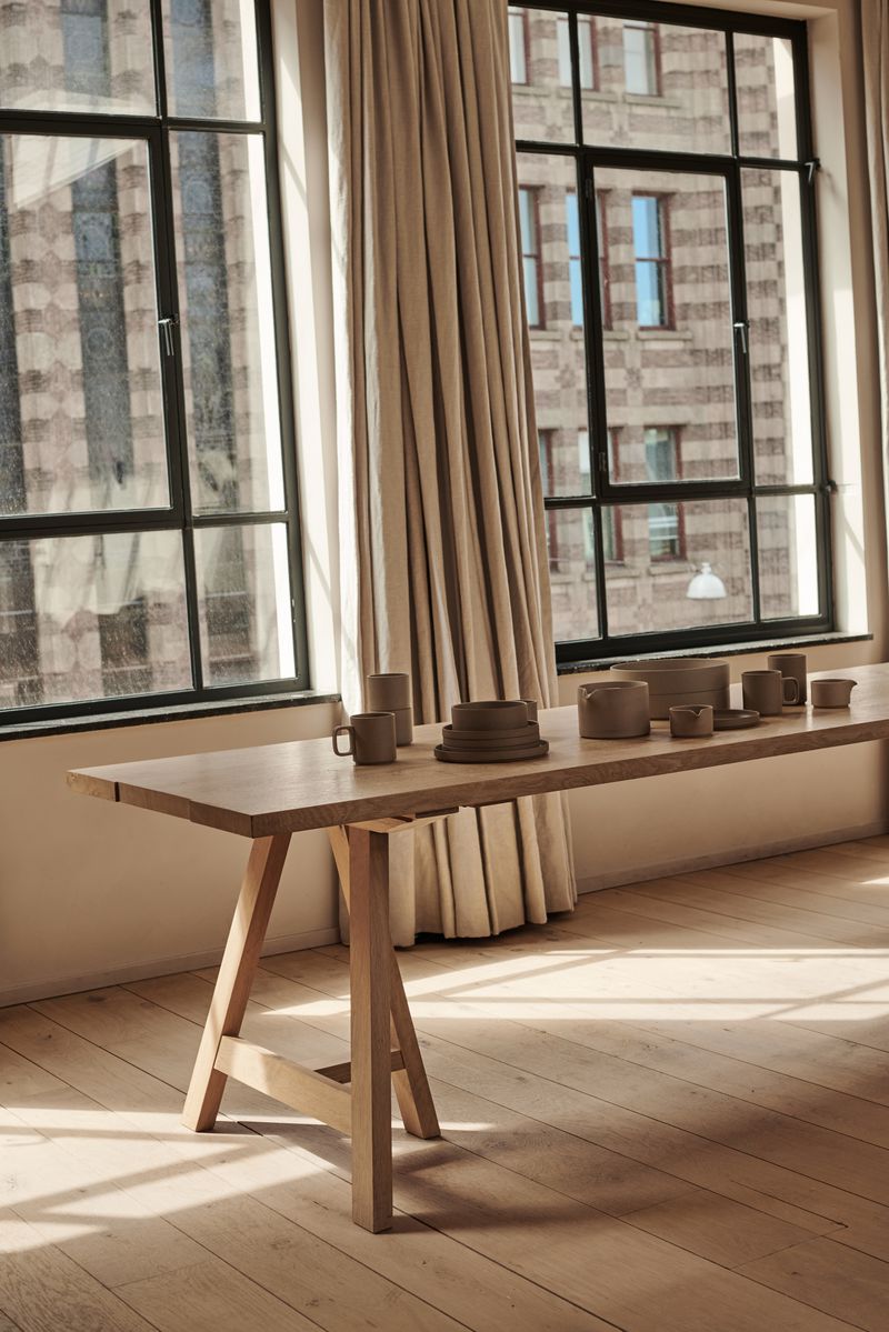 Heerenhuis Table Trestle with Ceramic