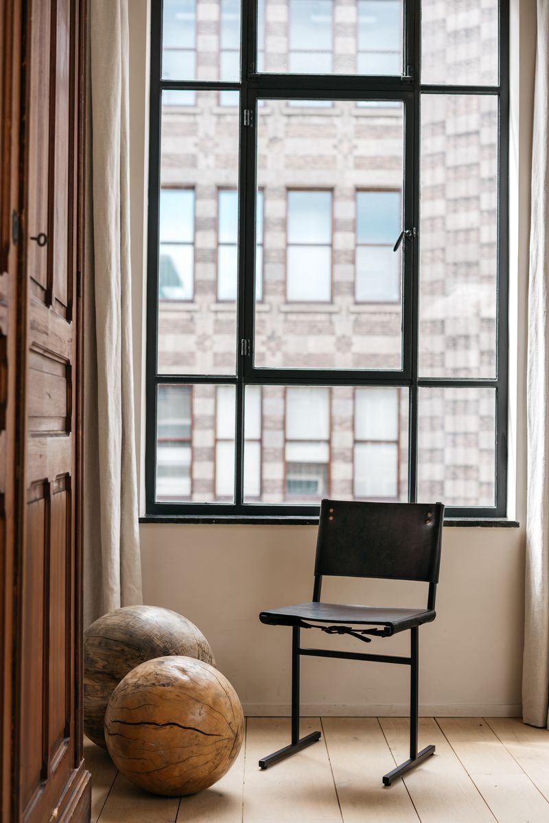 Memento Chair, Black Frame by WDSTCK in Matt Black.