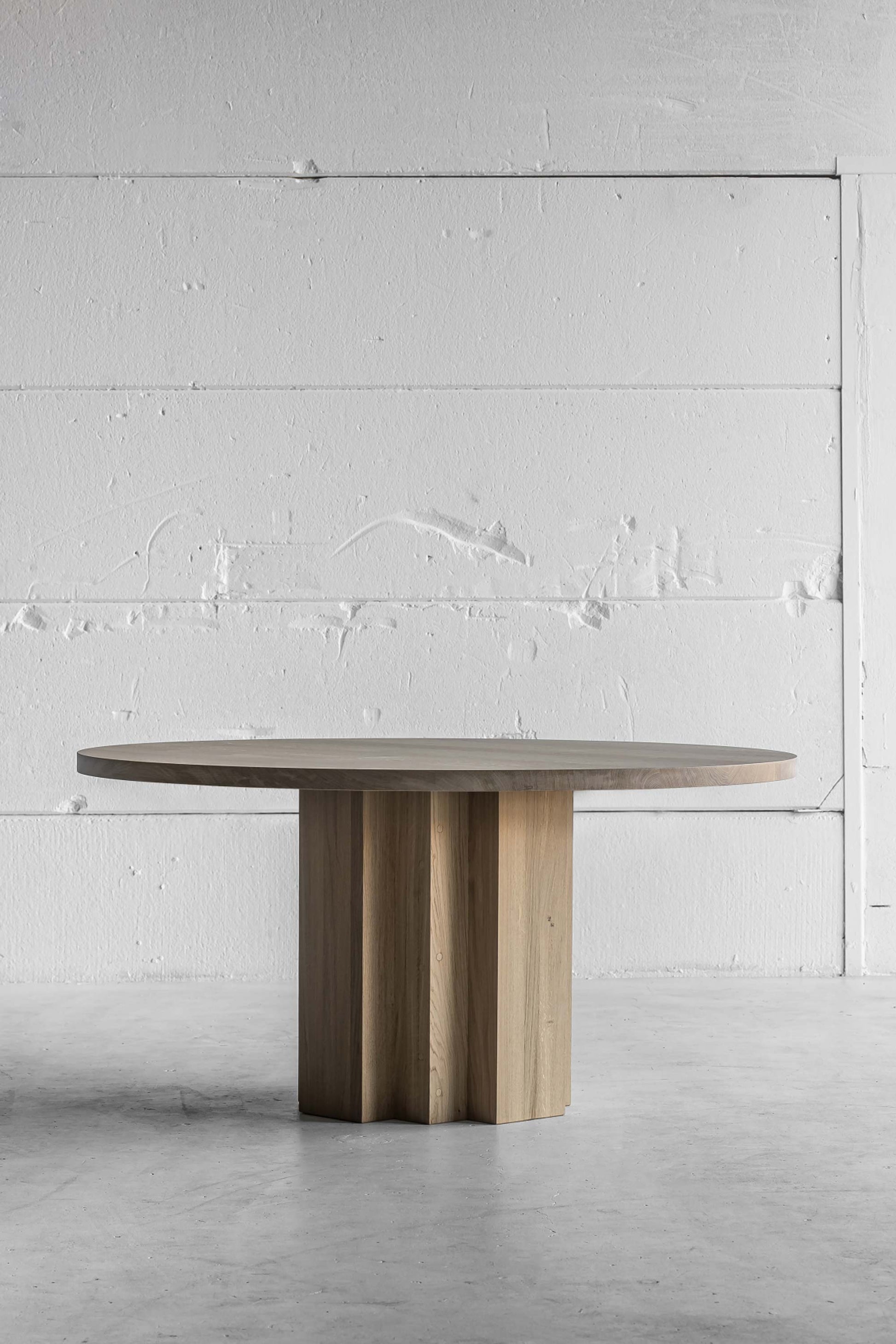 Heerenhuis Handcrafted Round Brix Table Oak.