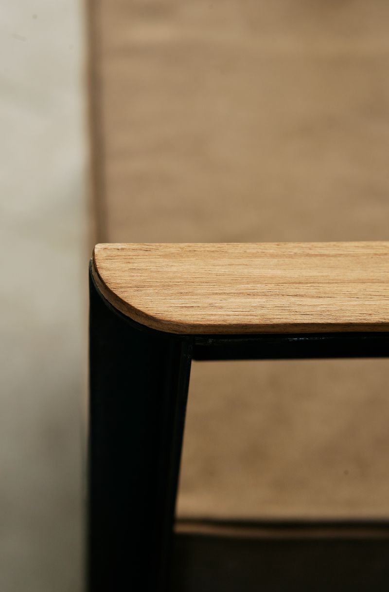 Metal and wood armrest details