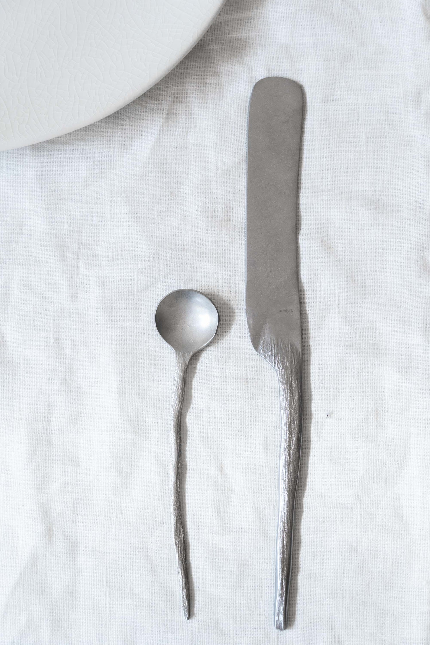 Dessert Spoon and Table Knife from the Flora Vulgaris Cutlery Collection by Serax.