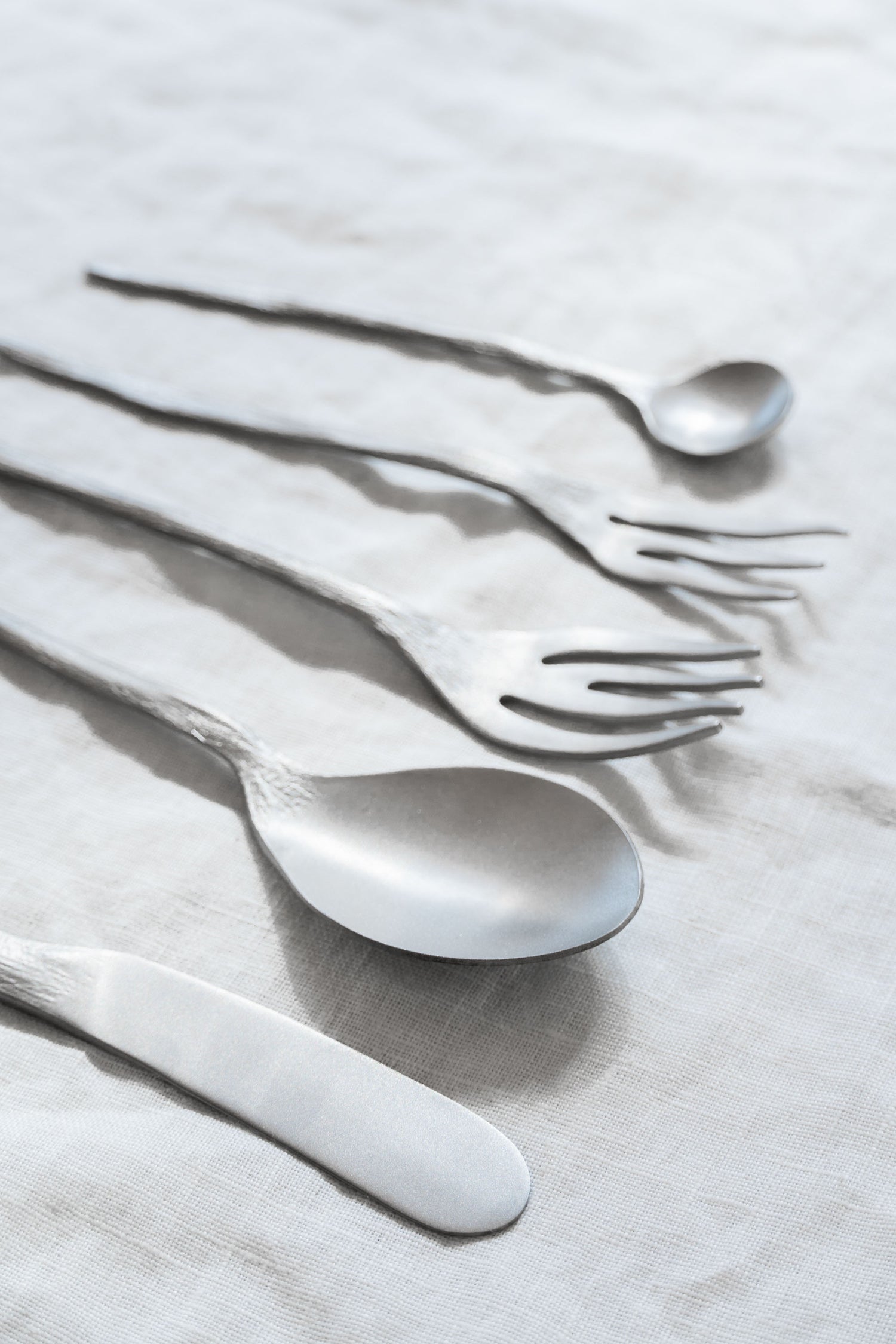 Close up : Flora Vulgaris Cutlery Collection by Serax.