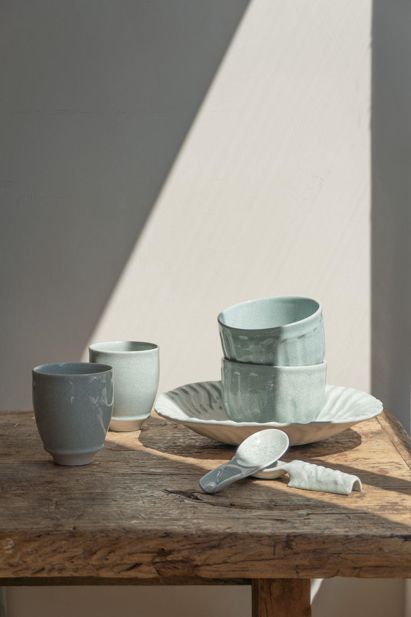 Dashi Ceramic Soft Green Collection Set on wooden table