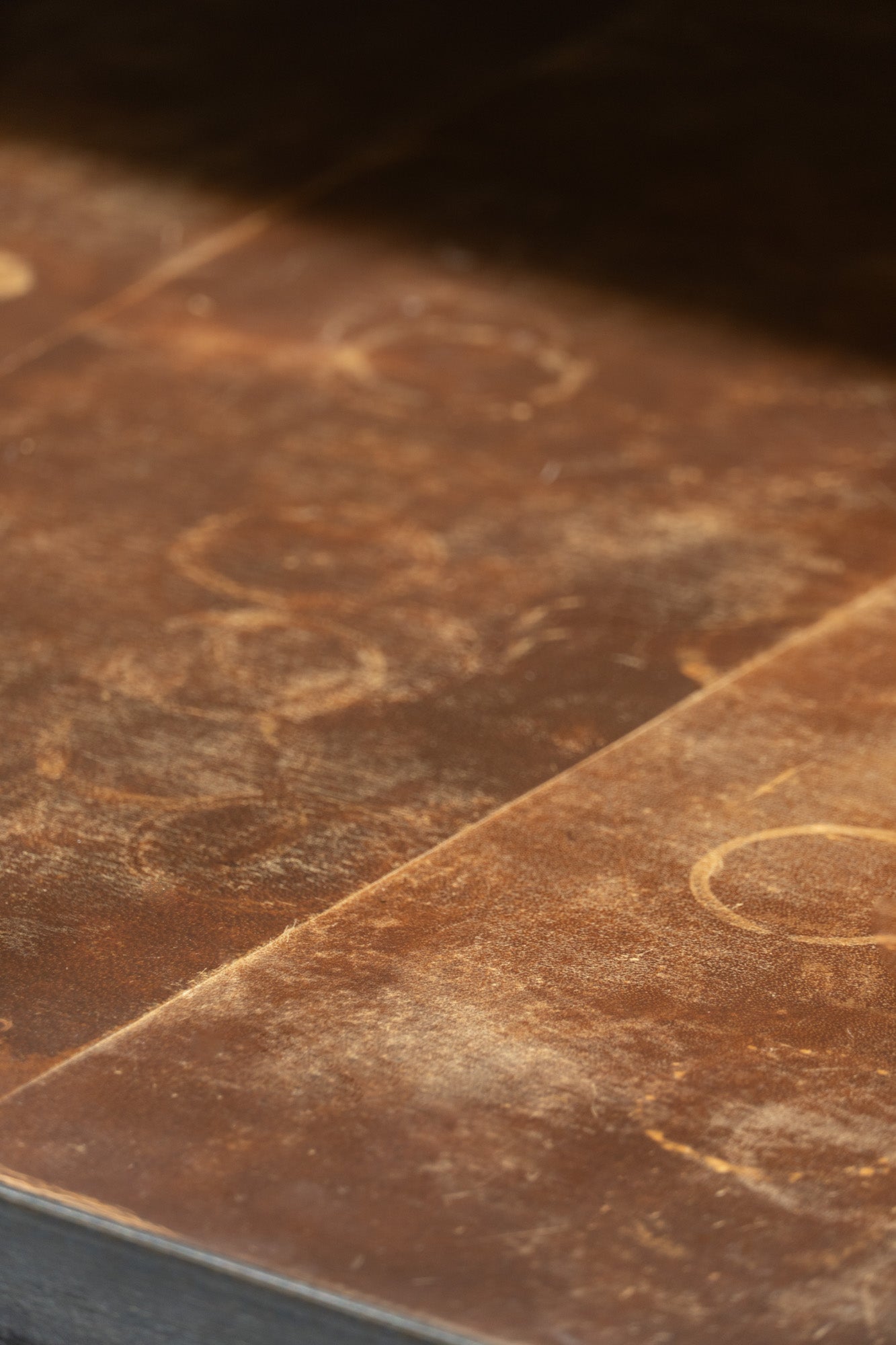 Details of the tabletop of the CTR Leather Table by Heerenhuis.