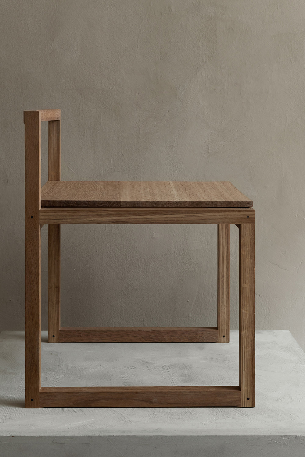 Outline Chair 02 by Bonni Bonne - an Oak wooden chair with Japanese style influence, sideview