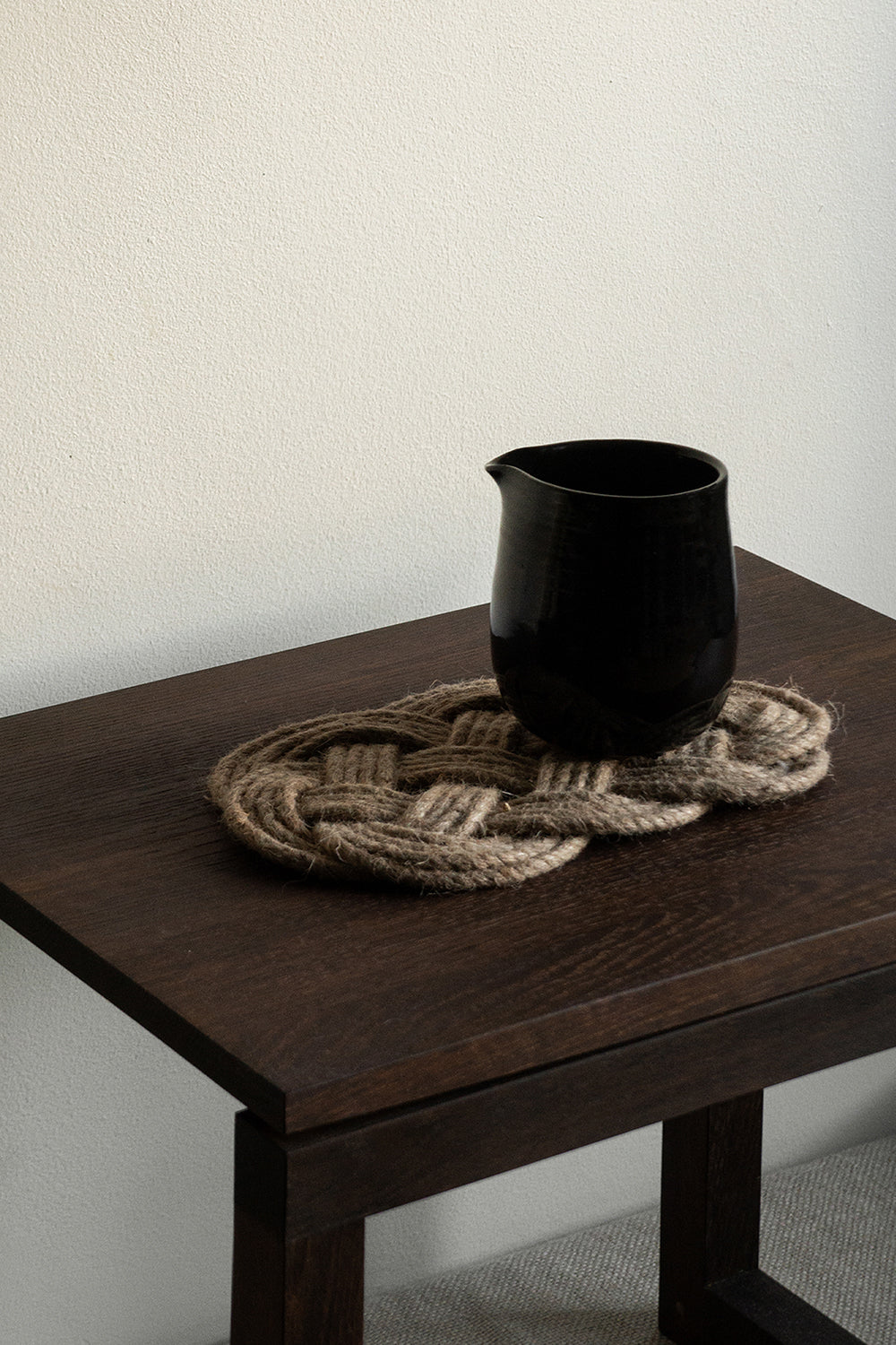 Bonni Bonne Coaster - Handmade braided hemp trivet with black carafe