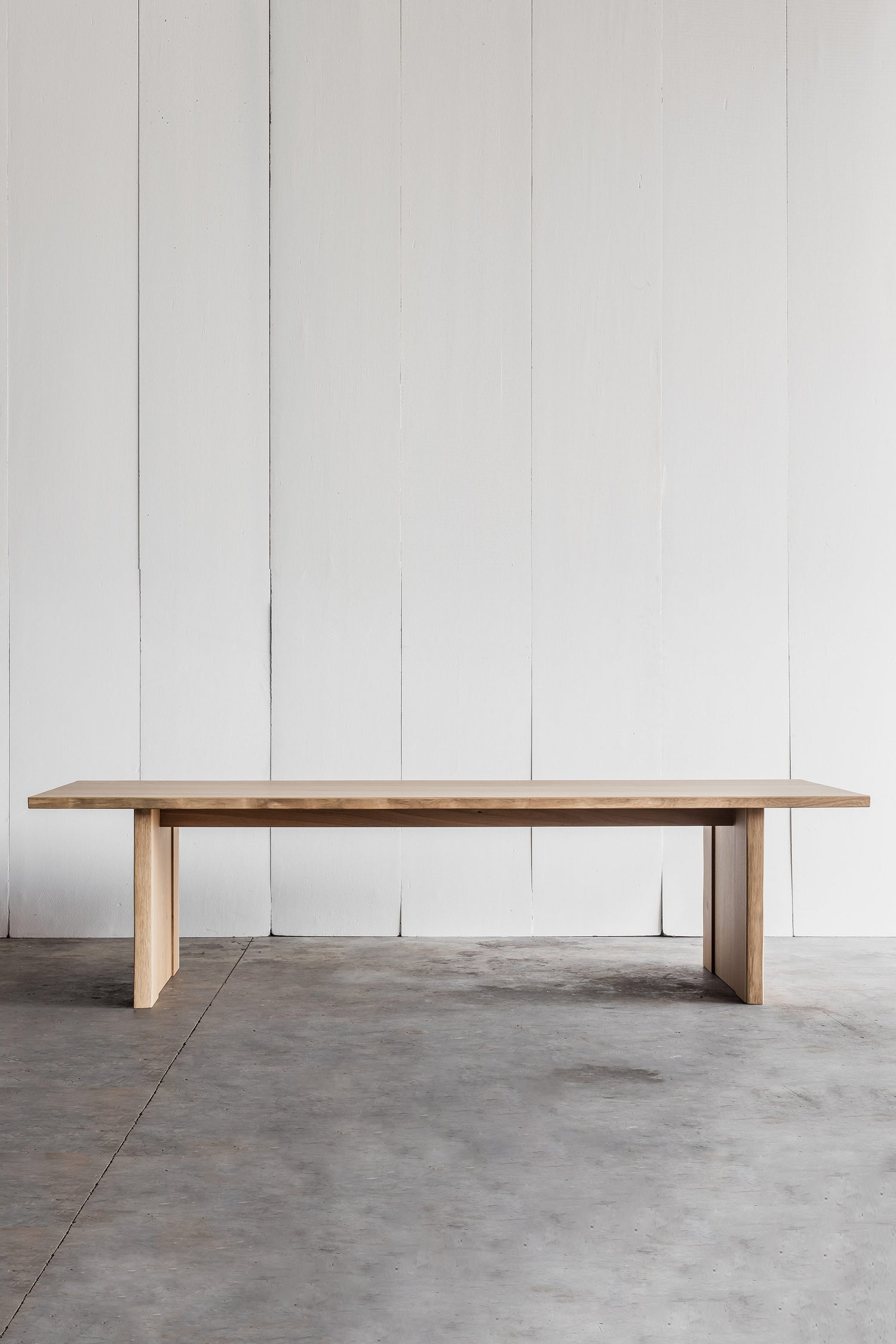 Altar dining table by Heerenhuis: made from oak wood.