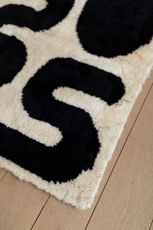 Details of the Saana Rug by Zakaria Rugs.