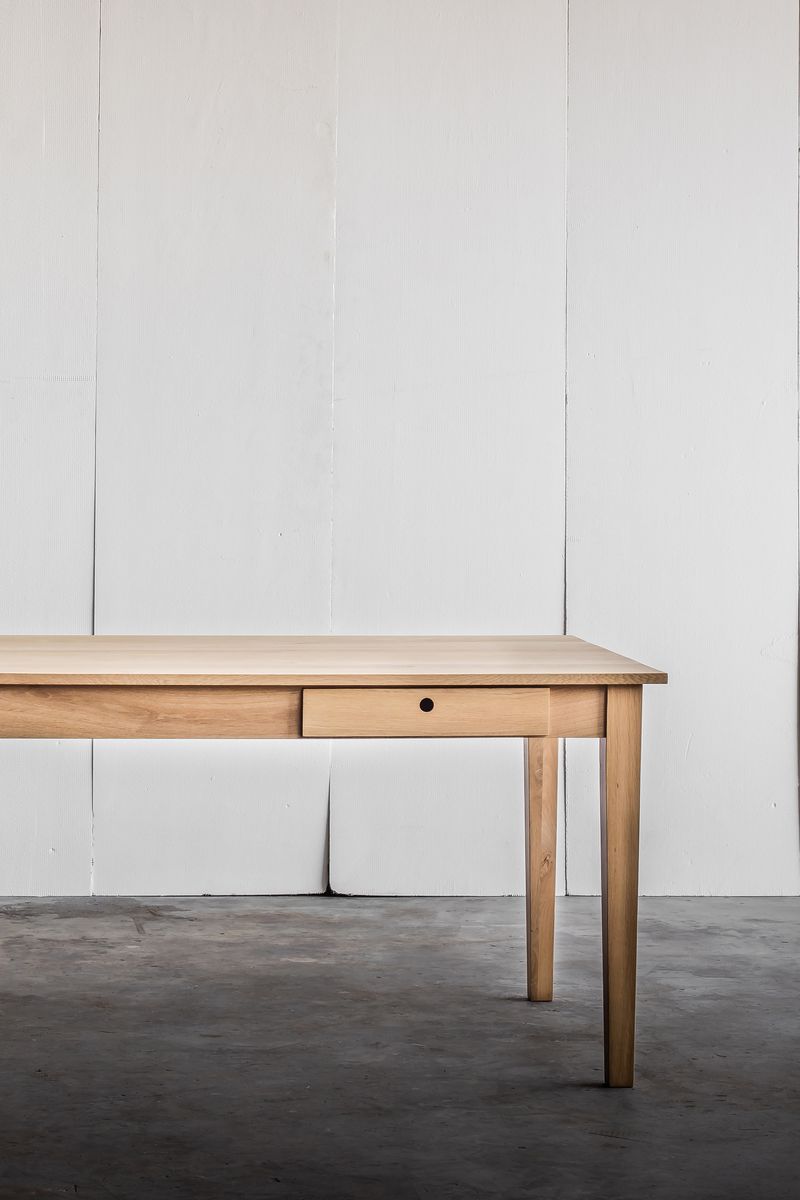 Detail drawer oak table Heerenhuis