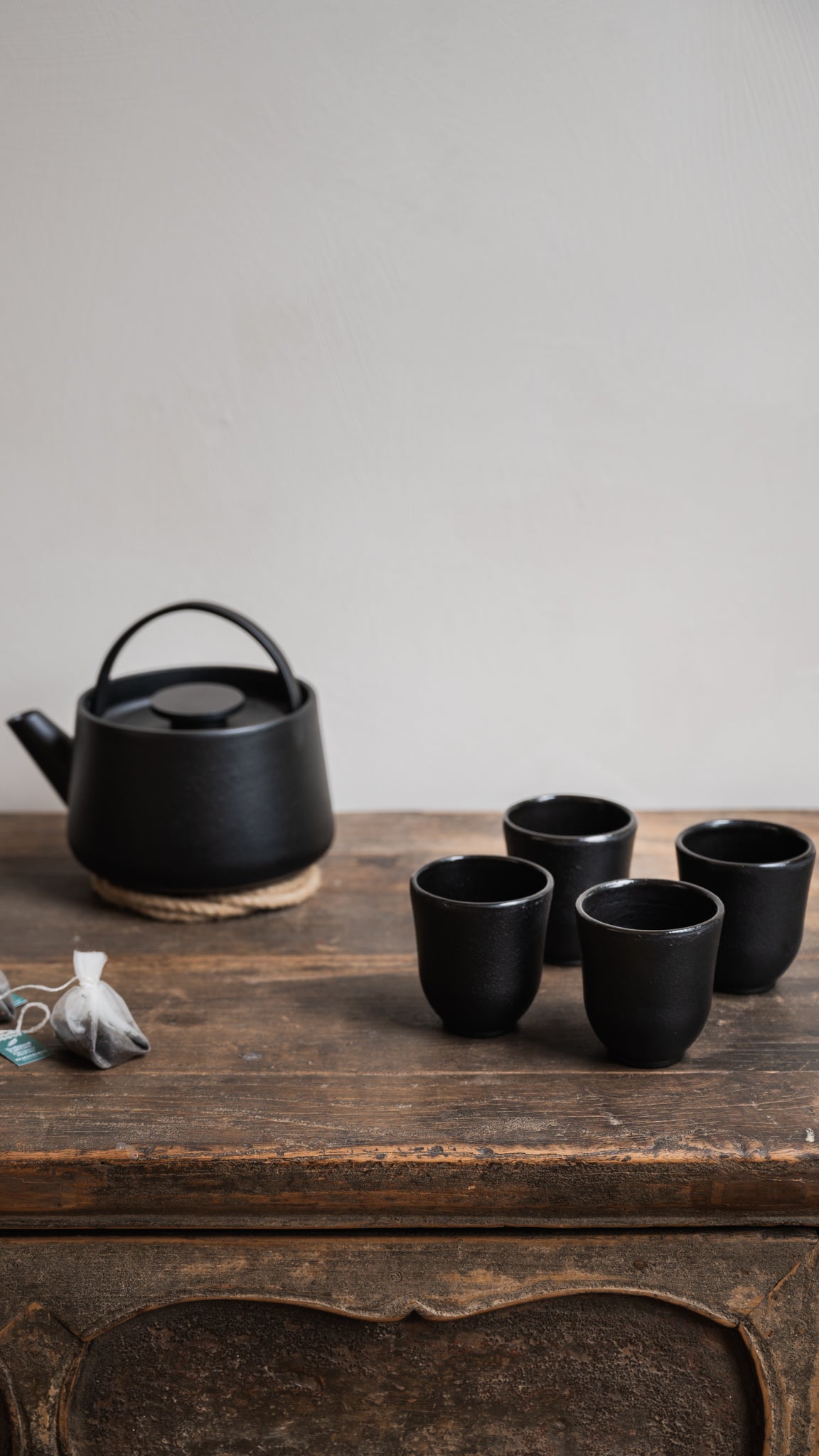 Serax Inku Teacups with matching Inku Teapot.