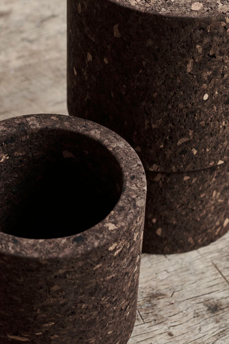 Burnt Cork Vase Medium by Studio Corkinho detail photo 2