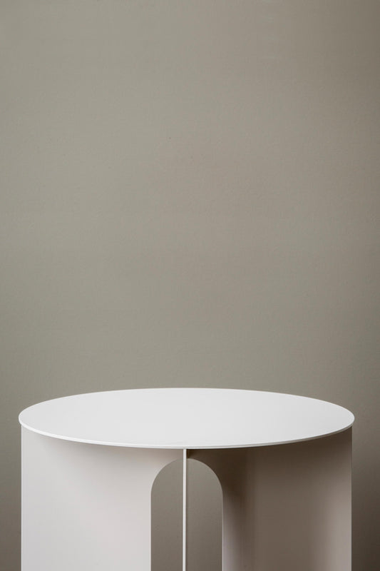 Close-up of the Androgyne Side Table Ivory Steel with marble table top by Menu.